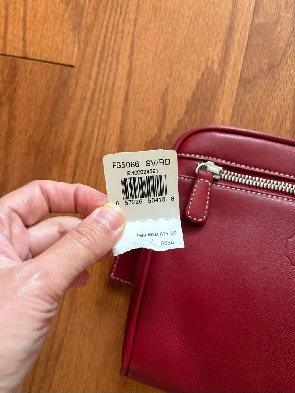 NWT Vintage Coach Red Leather “Medium Beauty Case”